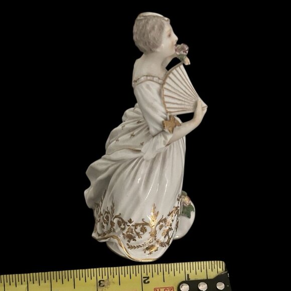 Vintage Ornate Victorian Lady In White w Gold Painted Floral Porcelain Figurine - Picture 14 of 16